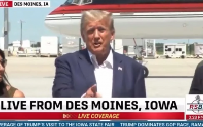 Trump Spars with Reporter in Iowa: “We Don’t Take Plea Deals Because I Did Nothing Wrong!” (VIDEO) | The Gateway Pundit | by Cristina Laila