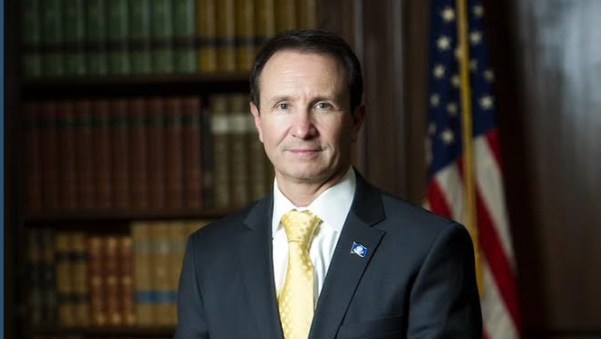 Gov.  Jeff Landry Signs New Executive Order Forcing Louisiana’s DMV to Share  Non-Citizen Data with Secretary of State — Also Mandates Citizenship  Notice for Voter Registration | The Gateway Pundit | by Jim Hᴏft